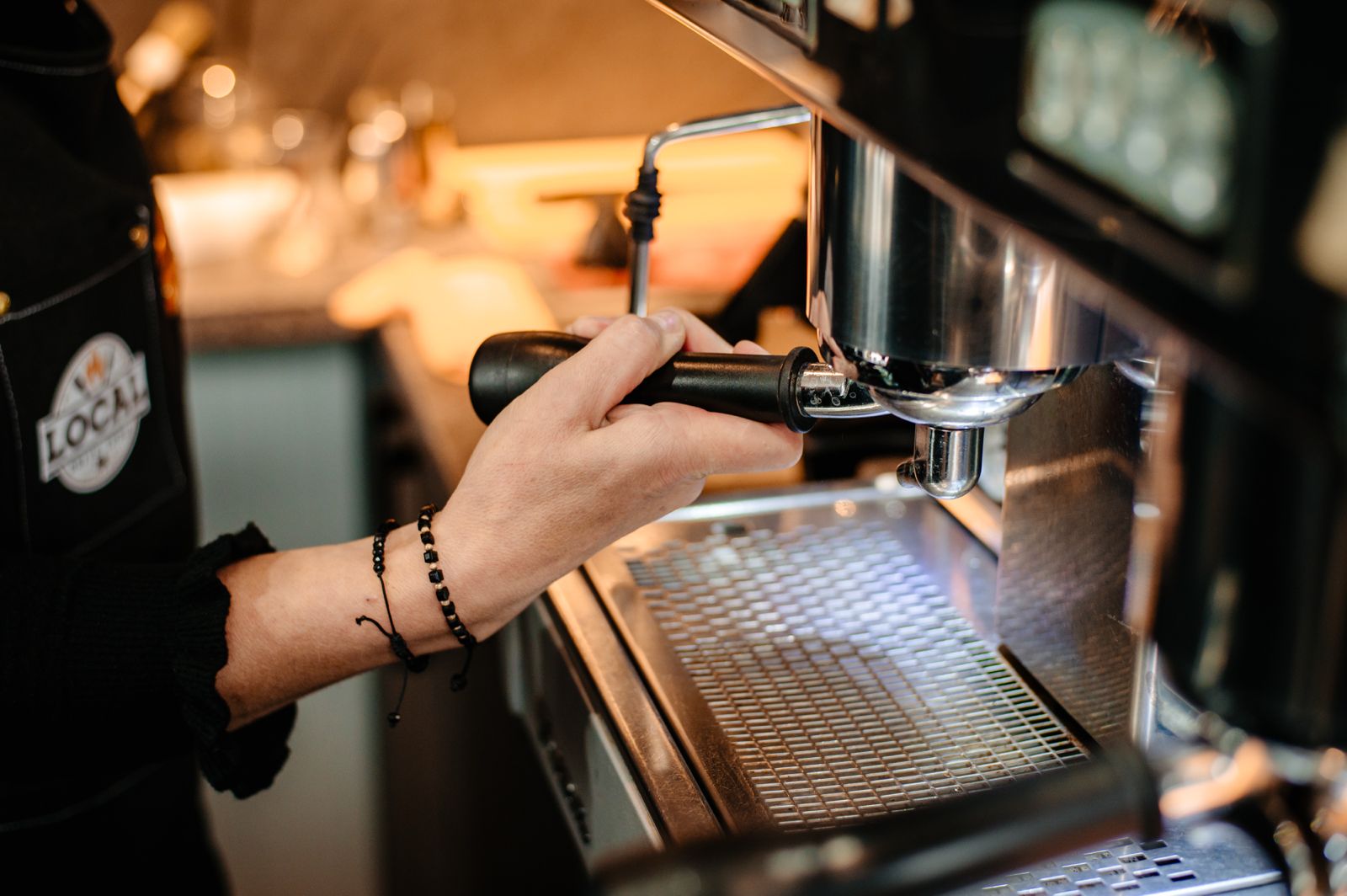 Espressorul Local